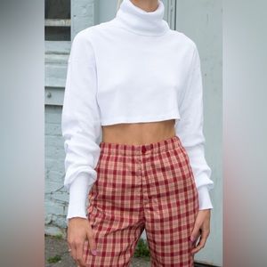 WHITE BRANDY MELVILLE TURTLENECK CROP TOP